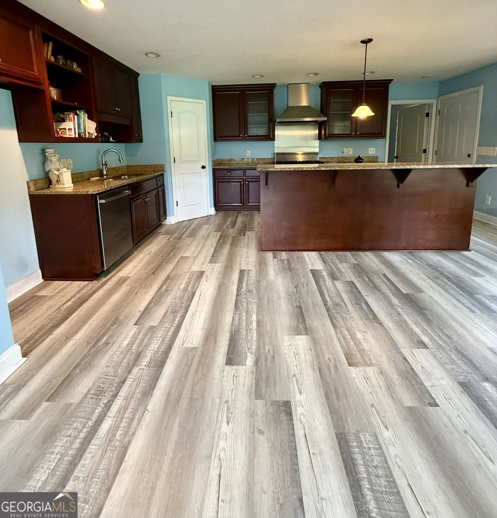 259 Lovers LN Union Point, GA 30669