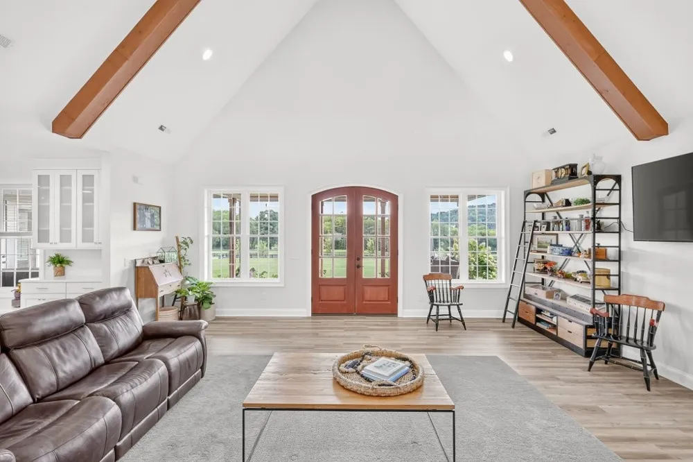 121 Wartrace Creek Rd Wartrace, TN 37183