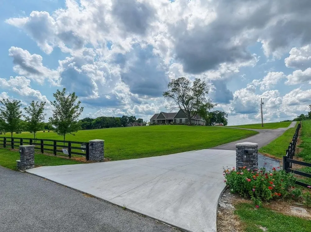 121 Wartrace Creek Rd Wartrace, TN 37183