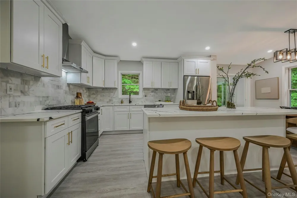 644 Bread And Cheese Hollow Road Northport, NY 11768