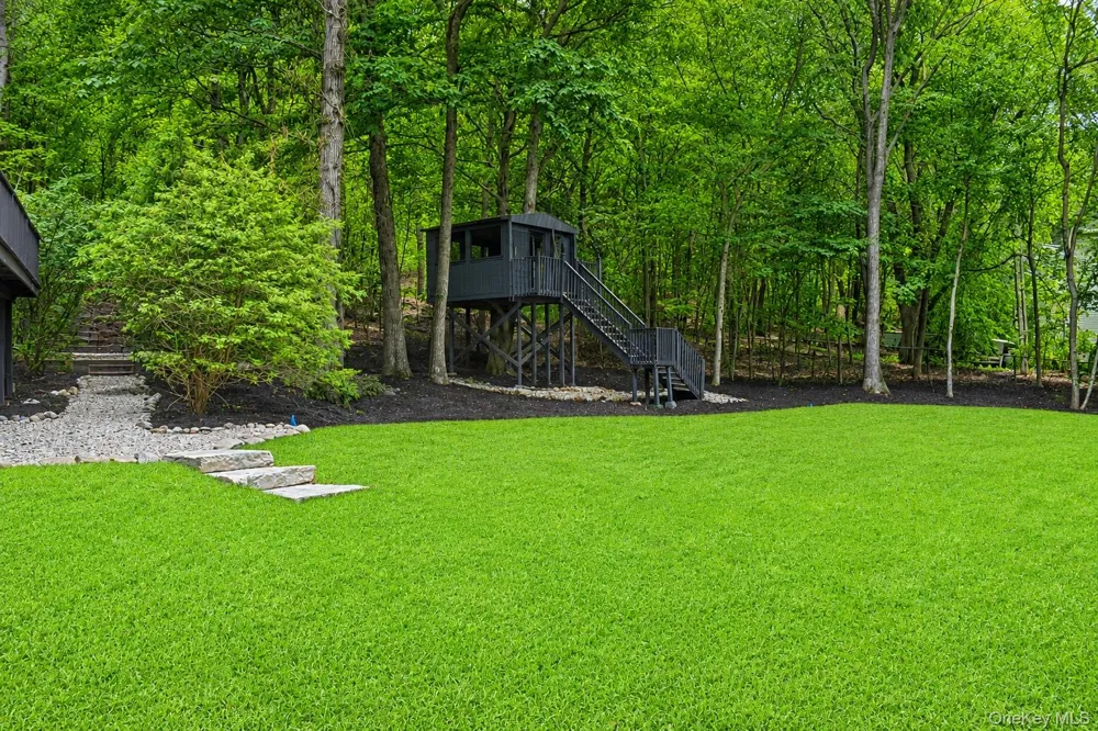 644 Bread And Cheese Hollow Road Northport, NY 11768