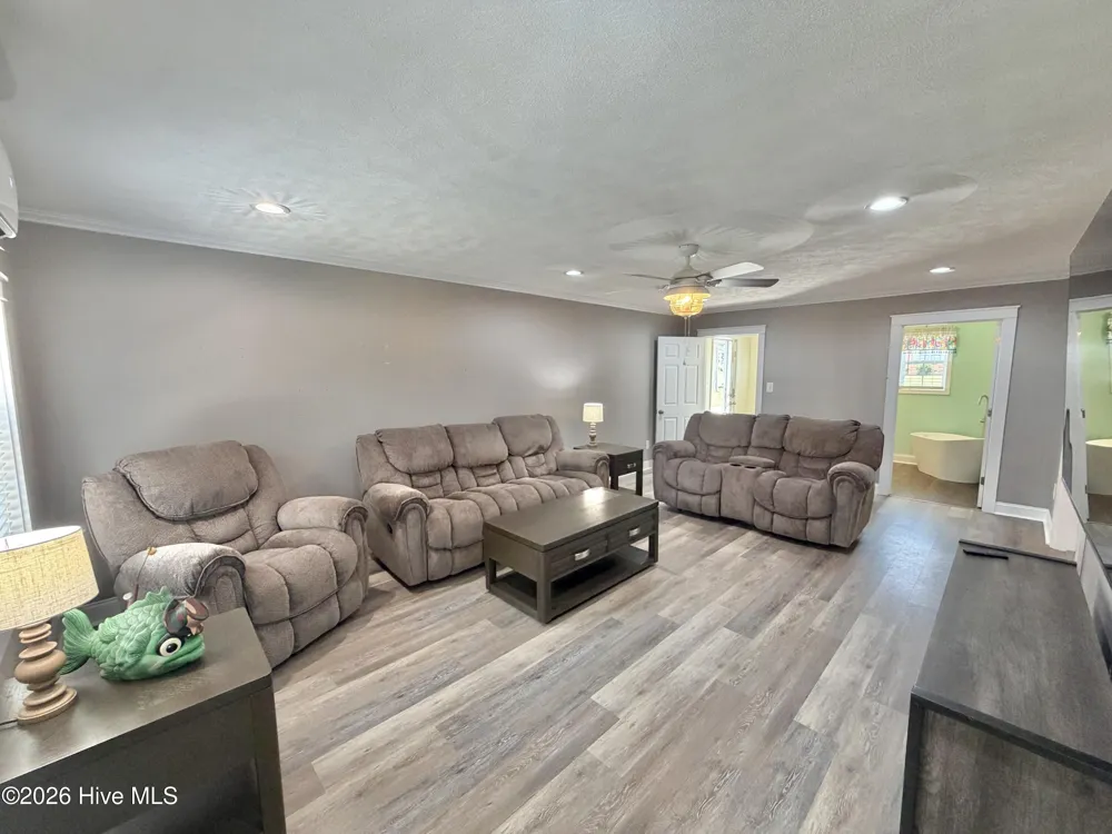 206 Crestwood Drive Snow Hill, NC 28580