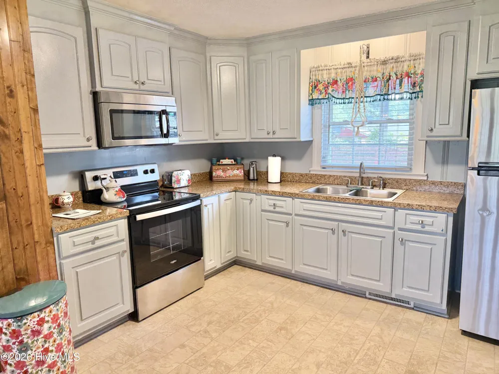 206 Crestwood Drive Snow Hill, NC 28580