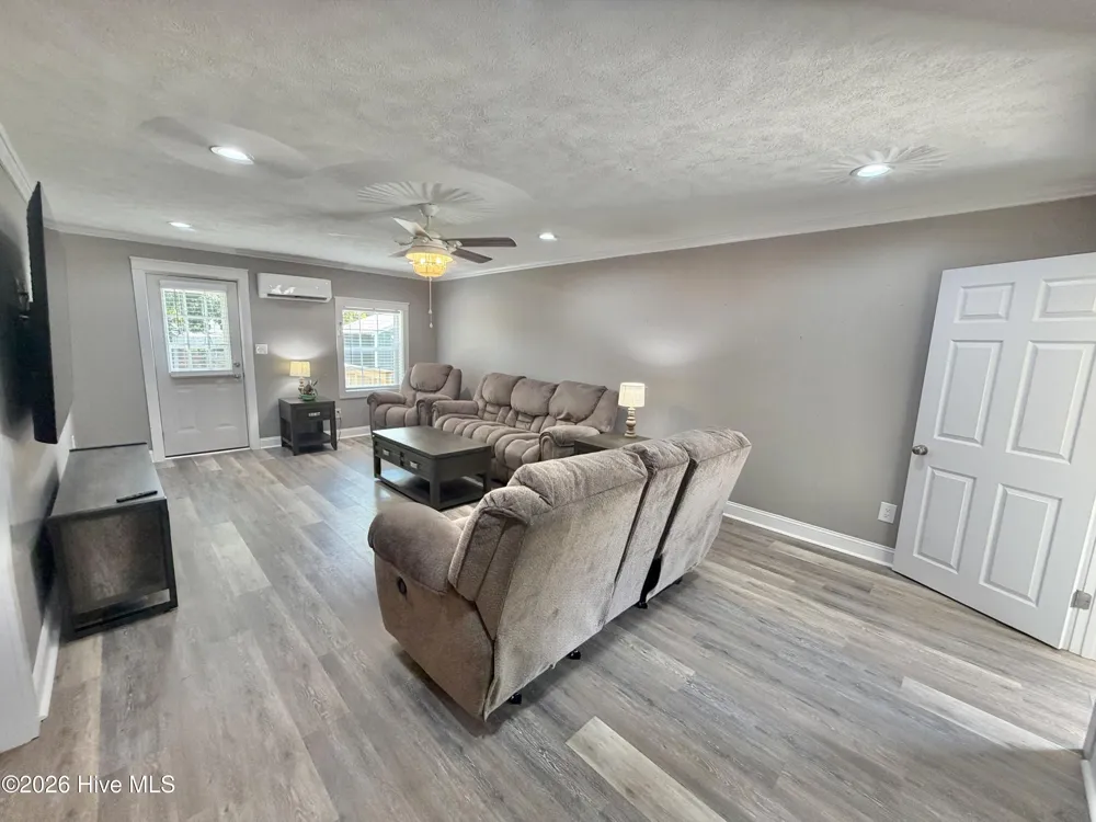 206 Crestwood Drive Snow Hill, NC 28580