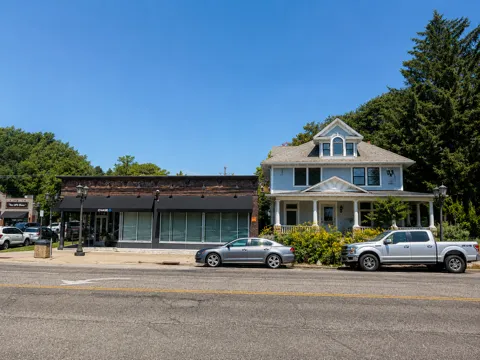 1033 Grand Avenue