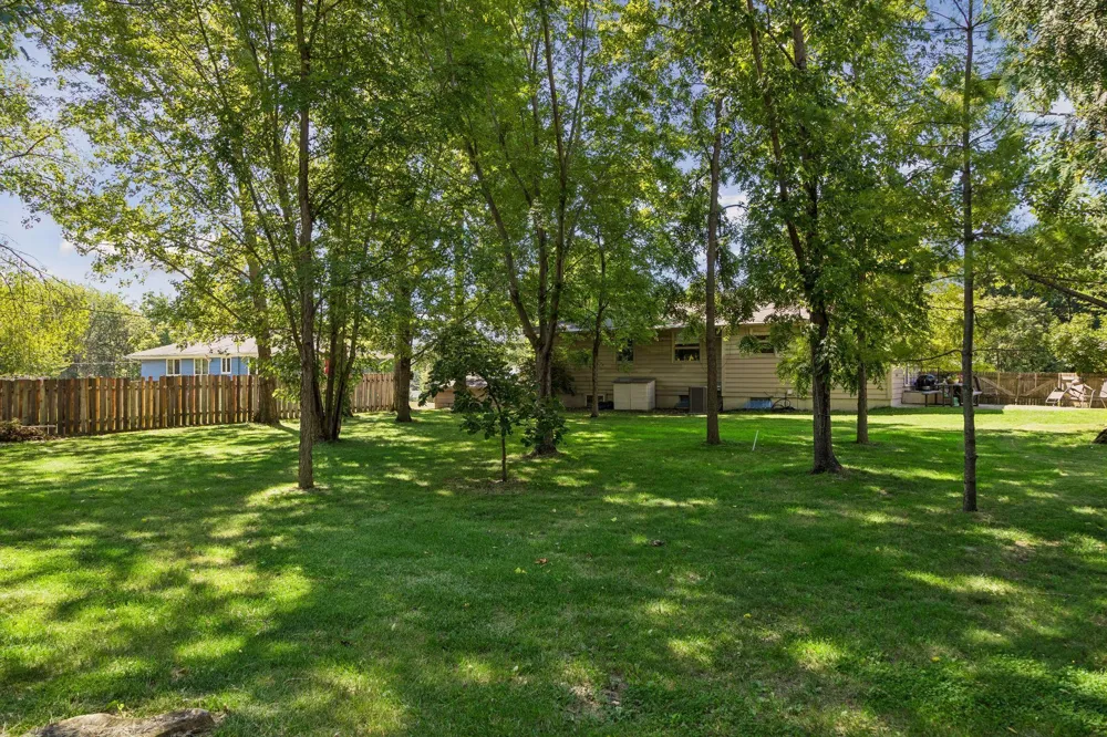 2704 Shawnee Lane Burnsville, MN 55337