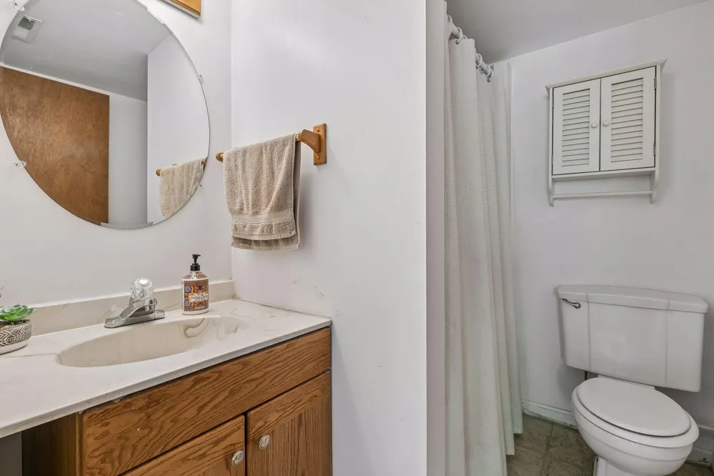 2704 Shawnee Lane Burnsville, MN 55337