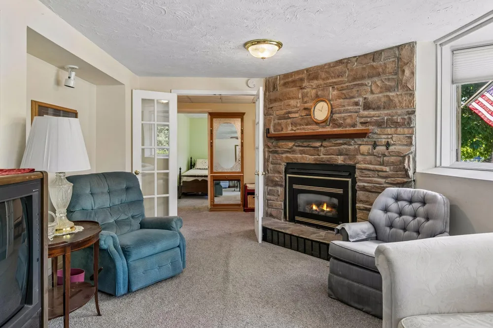 2704 Shawnee Lane Burnsville, MN 55337