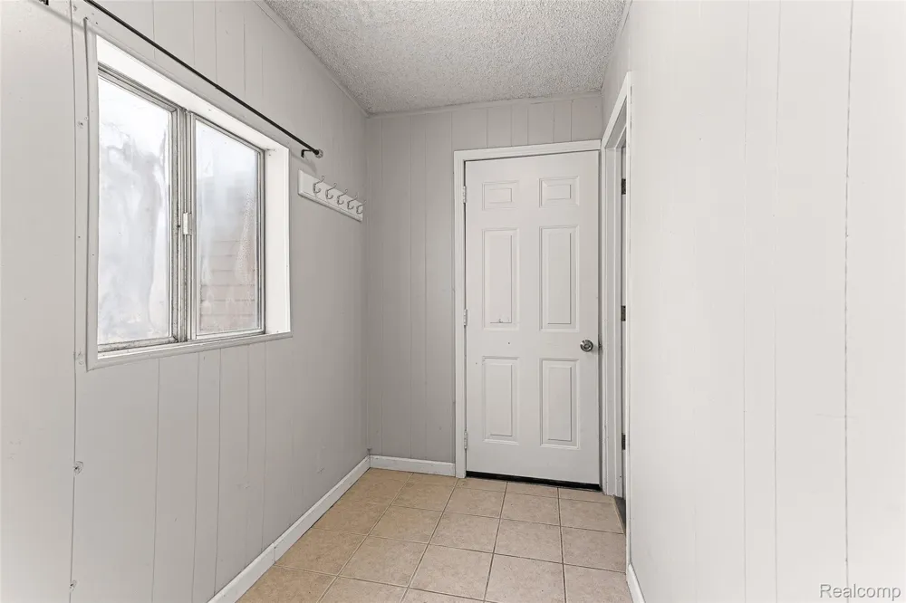 2303 Fisher Street Melvindale City, MI 48122