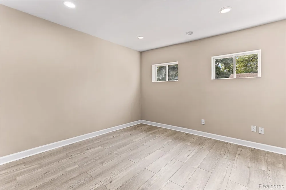 2303 Fisher Street Melvindale City, MI 48122