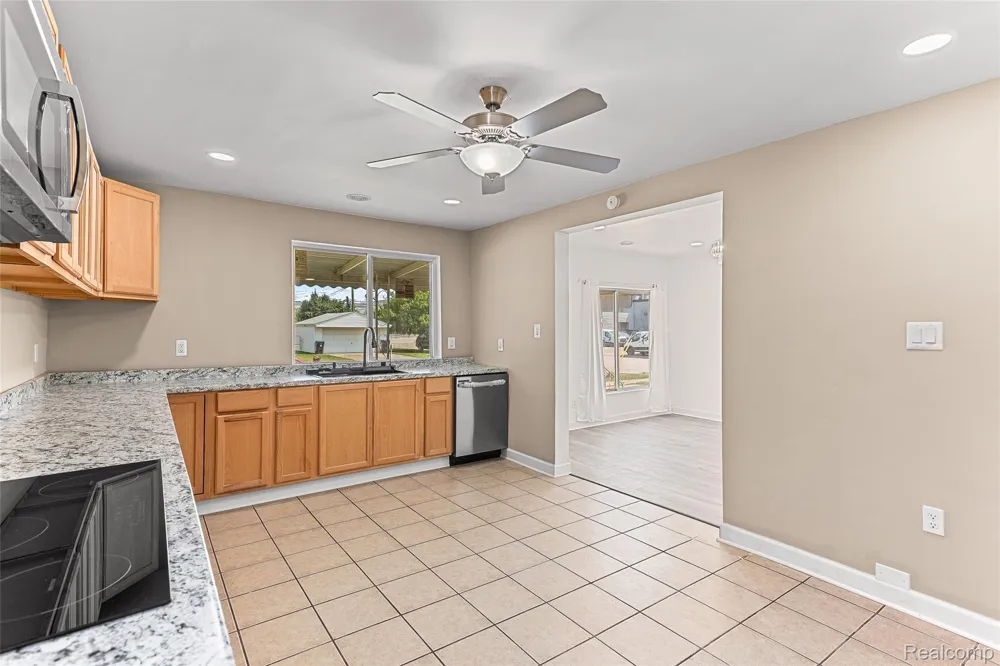 2303 Fisher Street Melvindale City, MI 48122