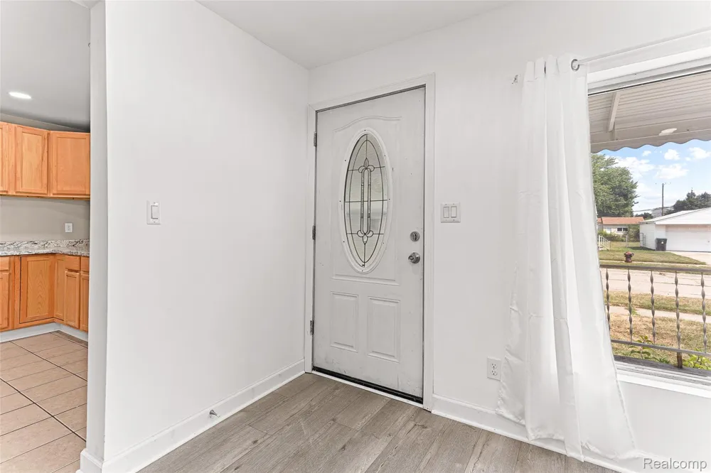 2303 Fisher Street Melvindale City, MI 48122