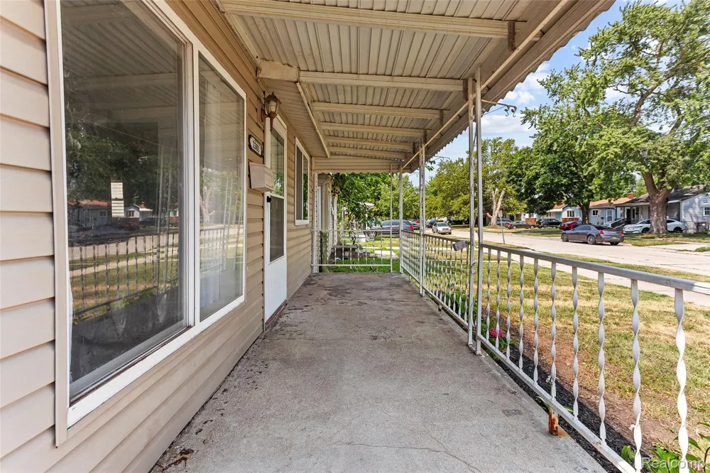2303 Fisher Street Melvindale City, MI 48122