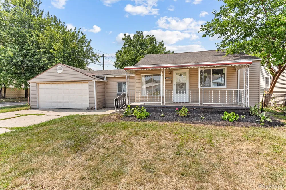 2303 Fisher Street Melvindale City, MI 48122