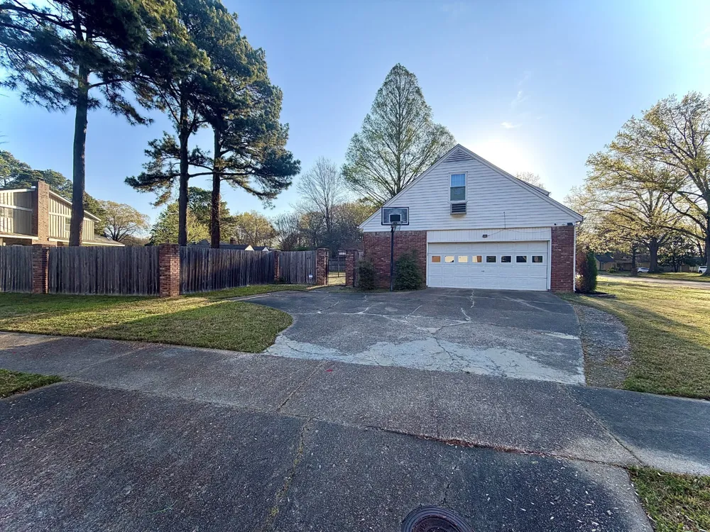 6092 Macinness Dr Memphis, TN 38119