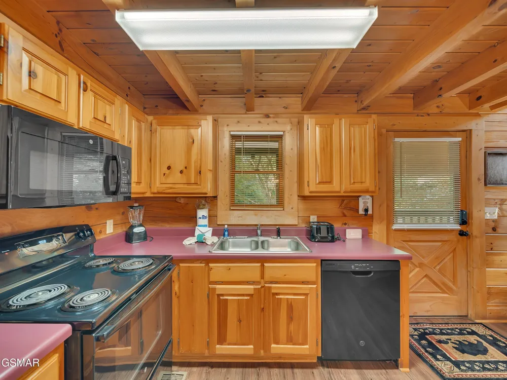 709 Gray Hawk Way Pigeon Forge, TN 37863