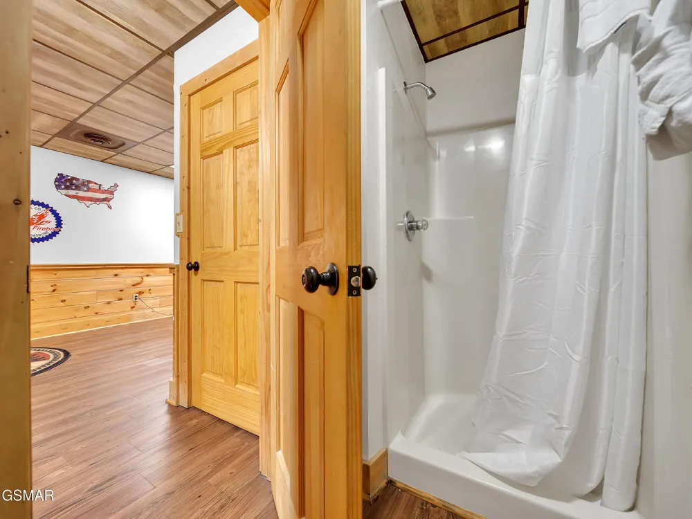 709 Gray Hawk Way Pigeon Forge, TN 37863