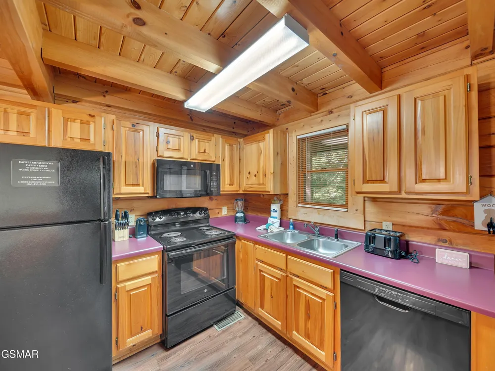709 Gray Hawk Way Pigeon Forge, TN 37863