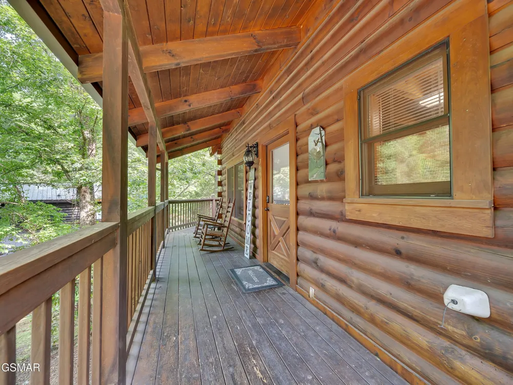 709 Gray Hawk Way Pigeon Forge, TN 37863