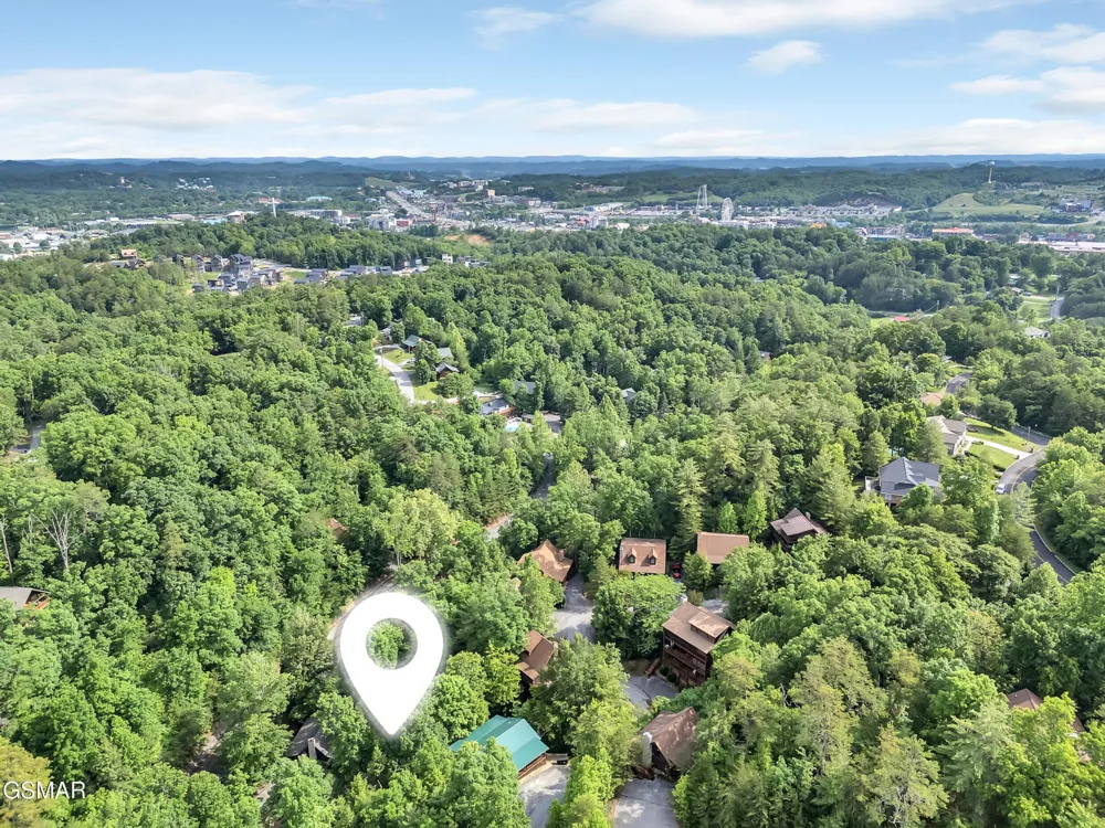709 Gray Hawk Way Pigeon Forge, TN 37863