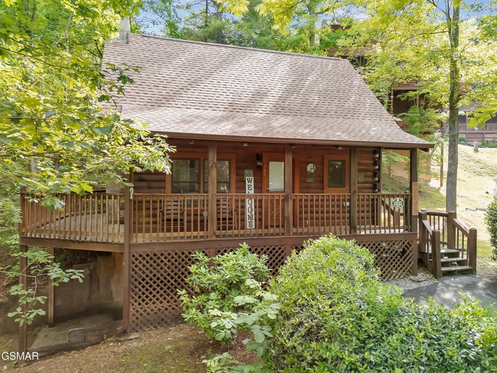 709 Gray Hawk Way Pigeon Forge, TN 37863