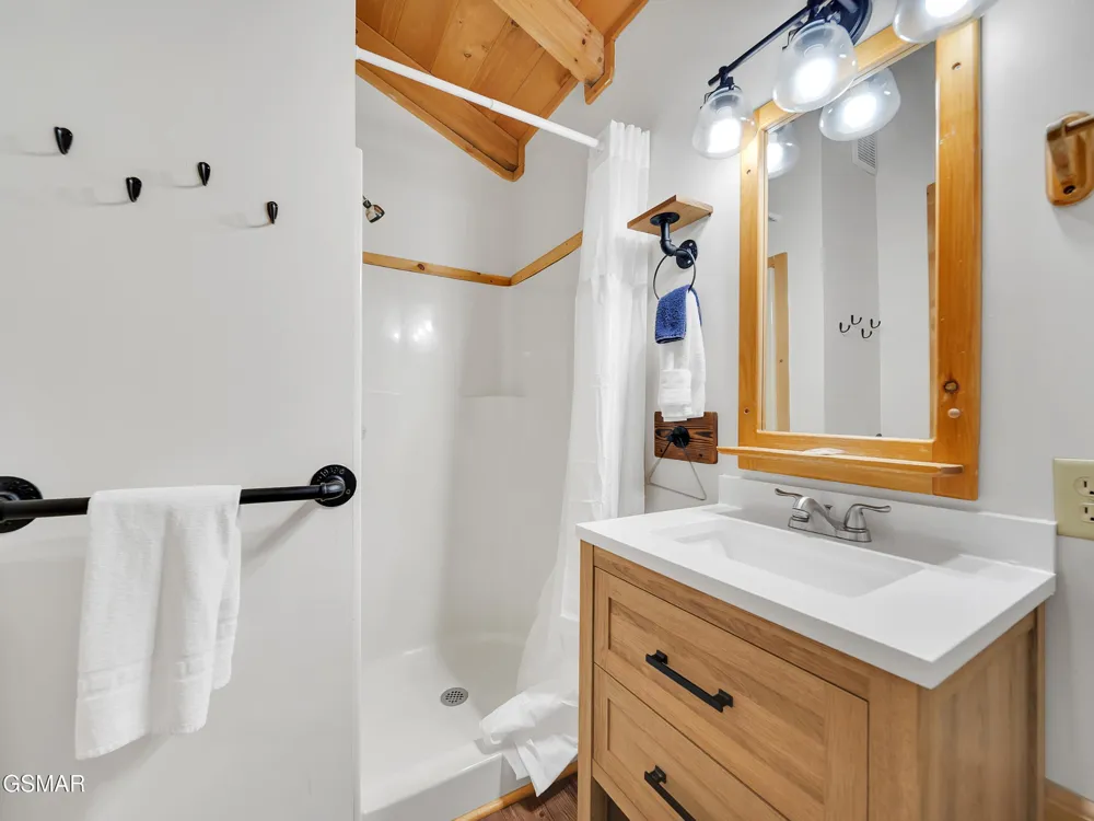 709 Gray Hawk Way Pigeon Forge, TN 37863
