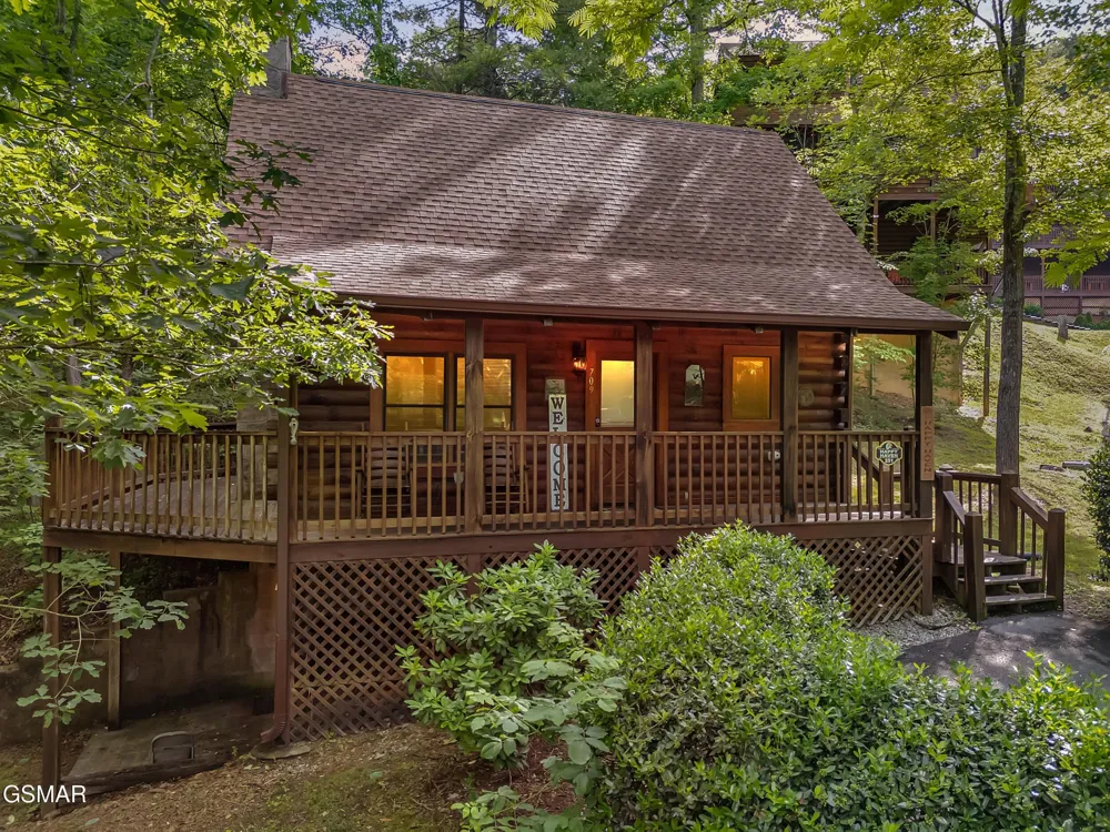 709 Gray Hawk Way Pigeon Forge, TN 37863