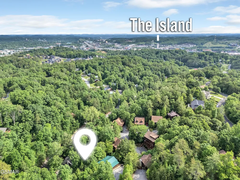709 Gray Hawk Way Pigeon Forge, TN 37863