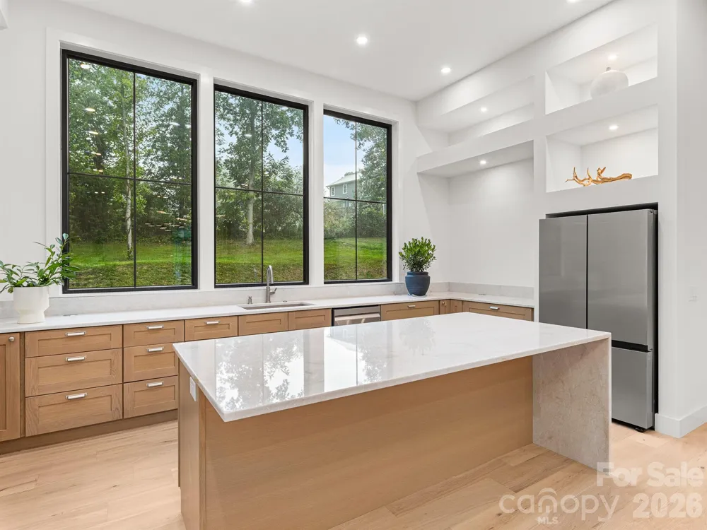 25 Copper Mill Court Candler, NC 28715