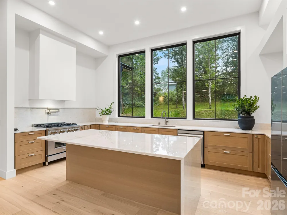 25 Copper Mill Court Candler, NC 28715