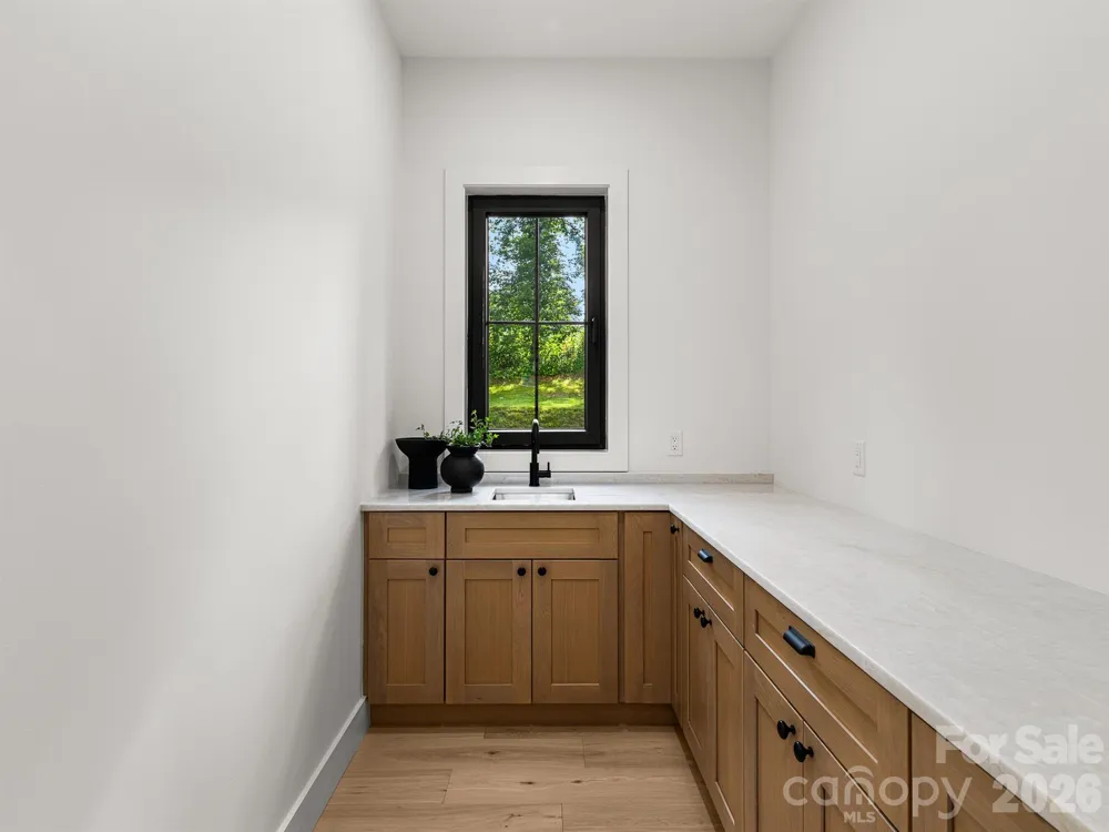 25 Copper Mill Court Candler, NC 28715