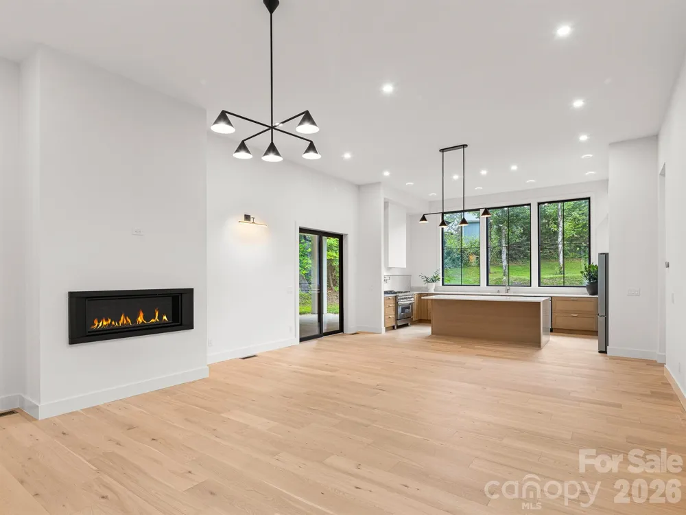 25 Copper Mill Court Candler, NC 28715