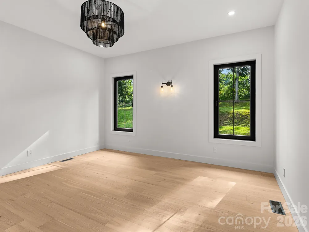 25 Copper Mill Court Candler, NC 28715