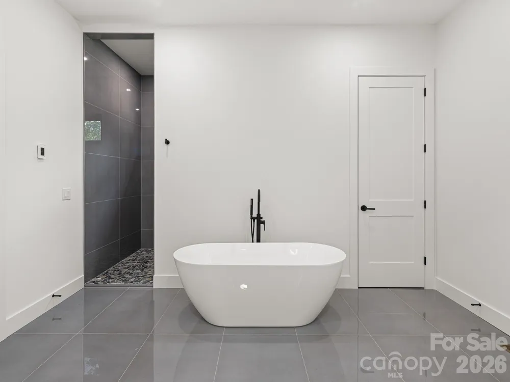 25 Copper Mill Court Candler, NC 28715