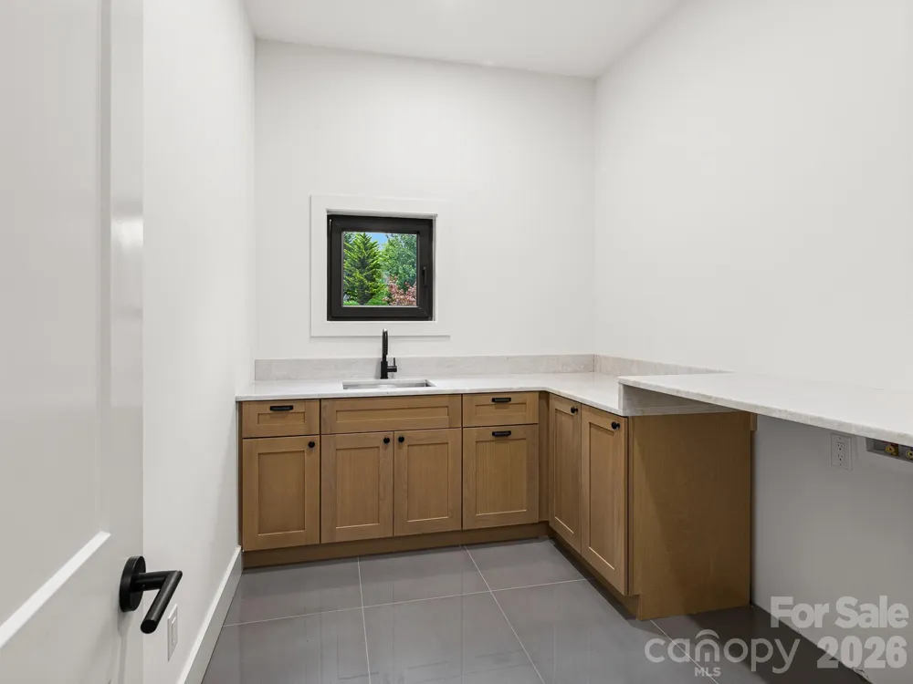25 Copper Mill Court Candler, NC 28715