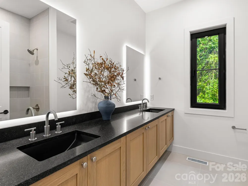 25 Copper Mill Court Candler, NC 28715