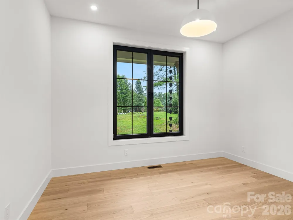 25 Copper Mill Court Candler, NC 28715