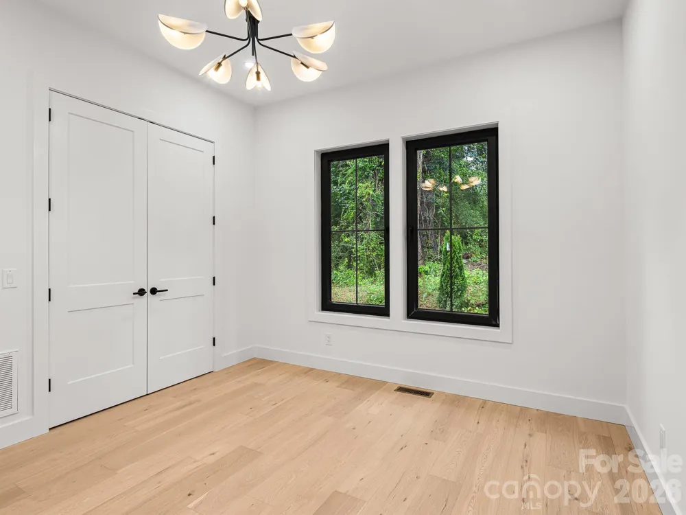 25 Copper Mill Court Candler, NC 28715