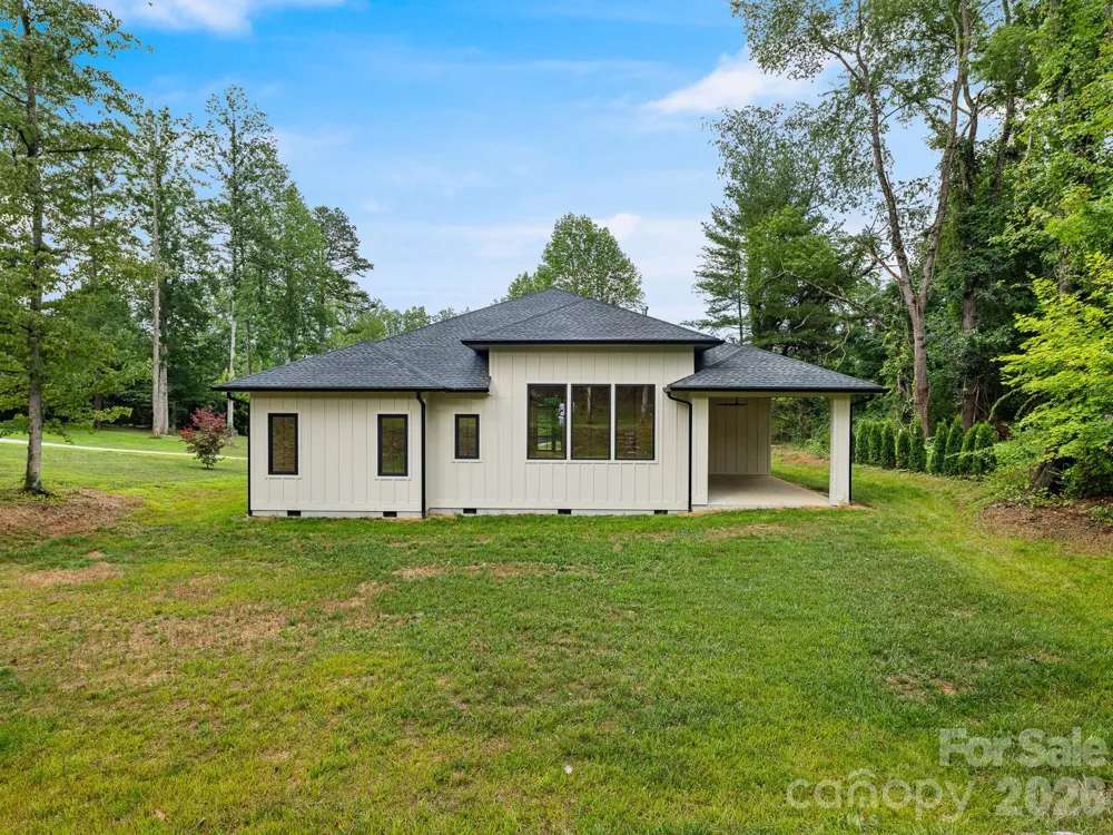 25 Copper Mill Court Candler, NC 28715