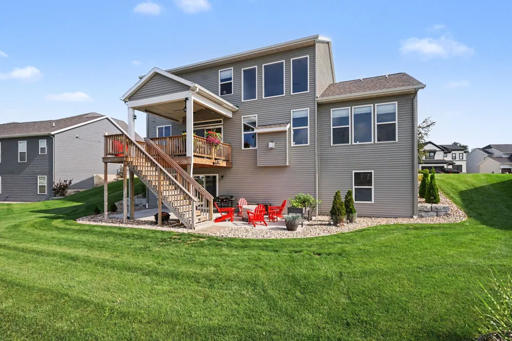 12623 Manchester Drive Grand Haven, MI 49417