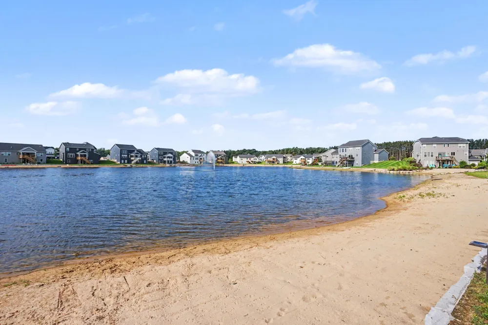 12623 Manchester Drive Grand Haven, MI 49417