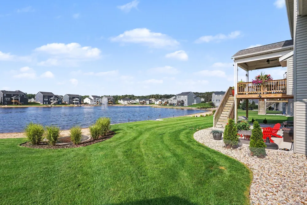 12623 Manchester Drive Grand Haven, MI 49417