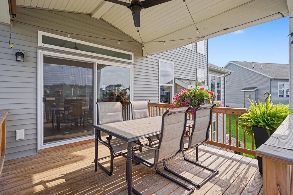 12623 Manchester Drive Grand Haven, MI 49417
