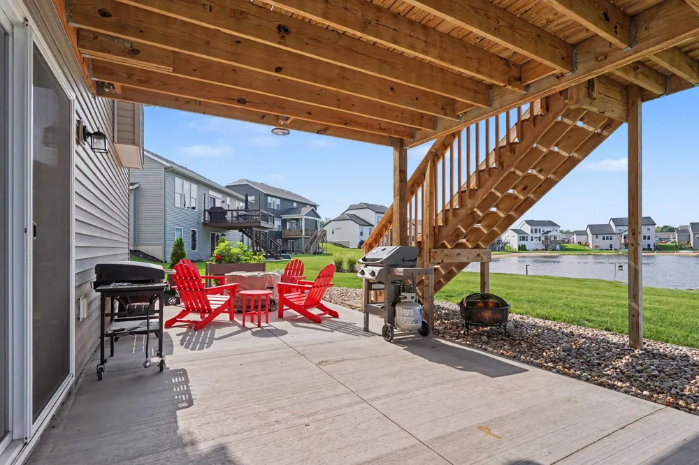 12623 Manchester Drive Grand Haven, MI 49417