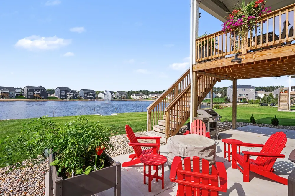 12623 Manchester Drive Grand Haven, MI 49417