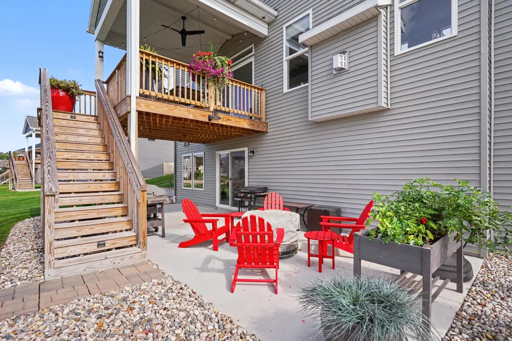 12623 Manchester Drive Grand Haven, MI 49417