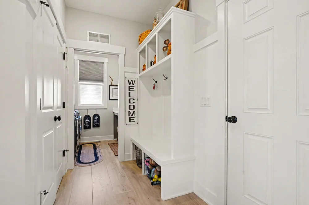 12623 Manchester Drive Grand Haven, MI 49417