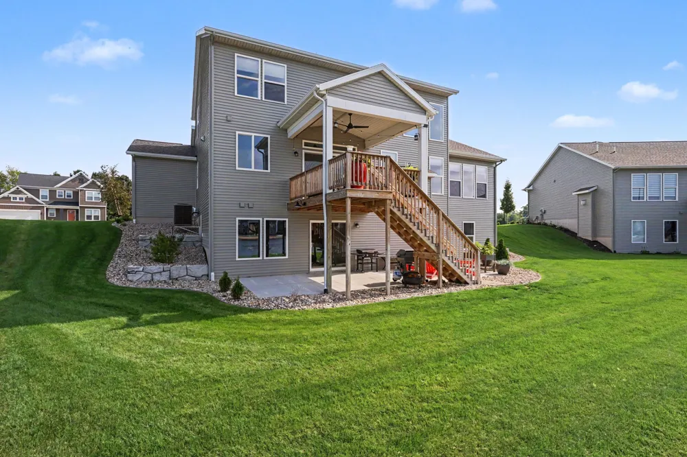 12623 Manchester Drive Grand Haven, MI 49417