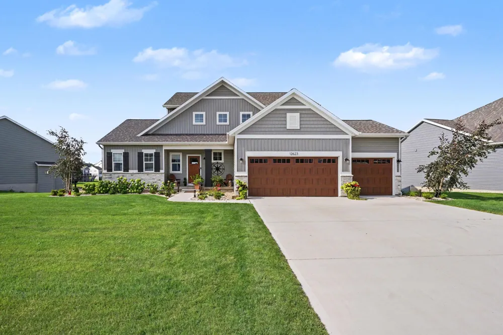 12623 Manchester Drive Grand Haven, MI 49417