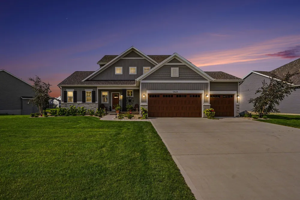 12623 Manchester Drive Grand Haven, MI 49417